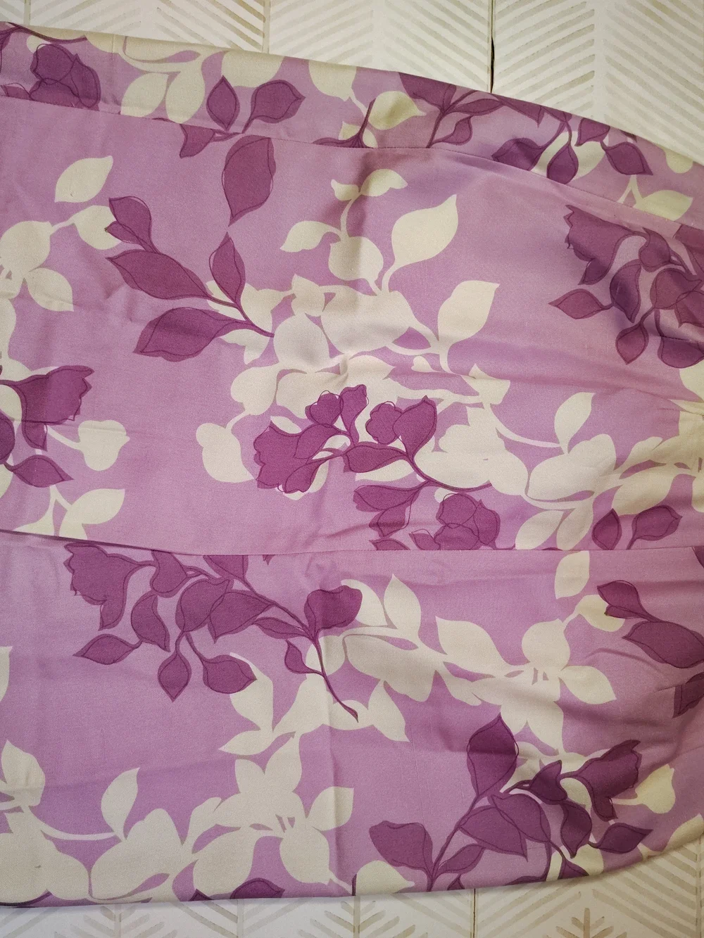 Amanda Smith Floral Pencil Skirt in Lavender and Cream 100%silk Size 12 90s‎
